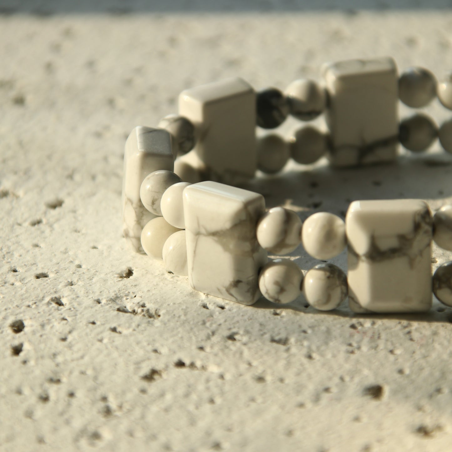 7.5" Durable Adjustable Howlite Bracelet